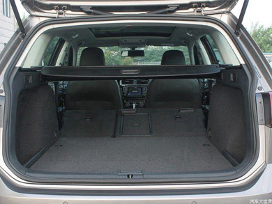 車內(nèi)是否可以裝置物品？
